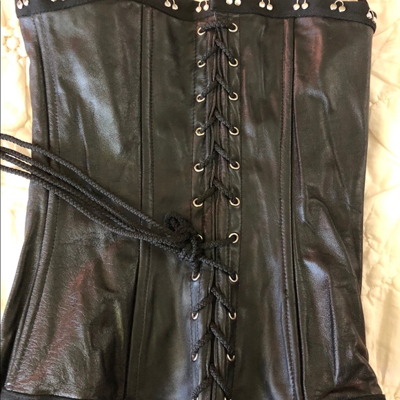 Bustier - Picture 2 of 4